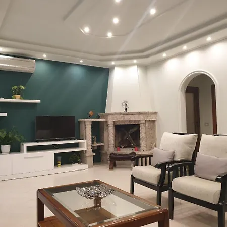 Center Apartment *