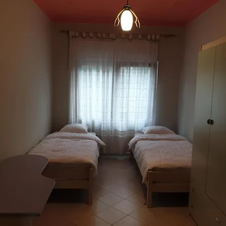 Center Apartment *